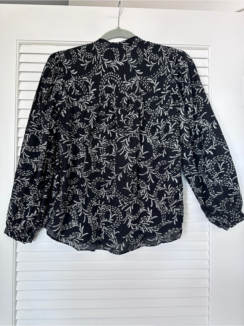Joie Maleah Cotton Blend Black White Floral Vine Print V-Neck Pleated Blouse XS - Picture 9 of 15